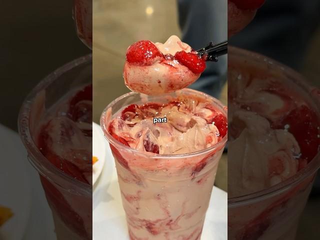 Trying Costco’s NEW Strawberry Sundae w/Chocolate Ice Cream  #costco #foodreview #tastetest