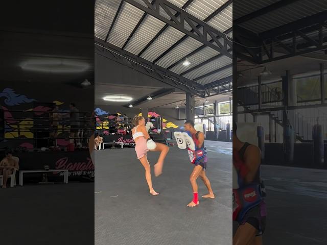 Perfecting my Muay Thai kick! Still some Taekwondo habits hidden in there  #ma #muaythai