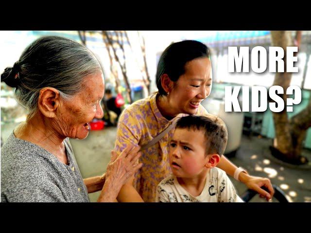 How Vietnamese People React to Her 3 Kids! Traveling Nha Trang, Vietnam 2023