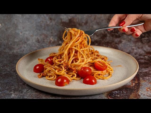 The Best and Easiest Meaty Spaghetti Sauce Ever!