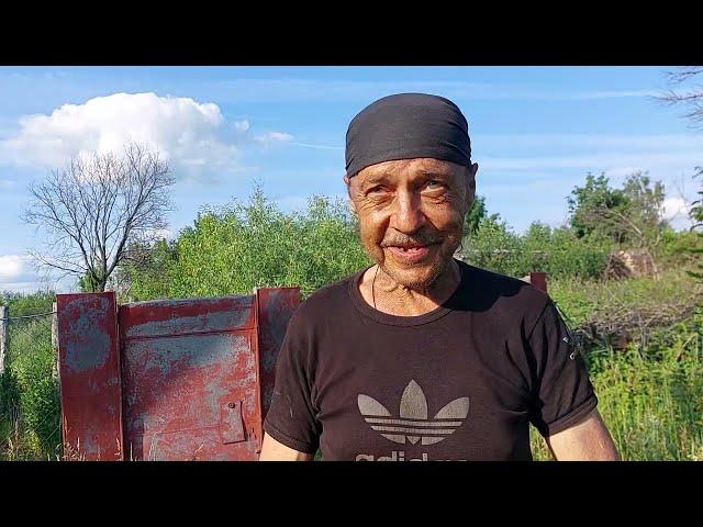 У Олега появилась подработка.