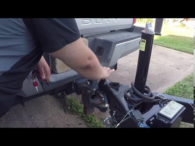 How to Connect a Bumper Pull Trailer