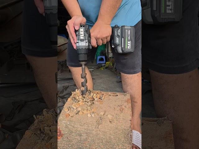 2 máy khoan gỗ mới cứng
