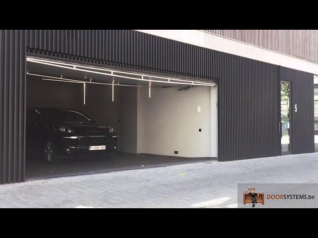 +5 meter larger door in black painted wood!!