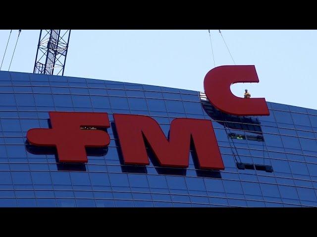 Installation of FMC's Logo on FMC Tower