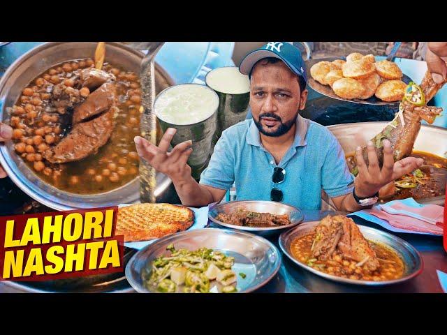 Lahori Nashta aur Passport Office ki Kachori | Breakfast Street Food in Karachi, Pakistan