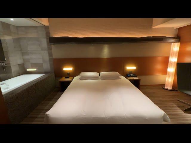 Oldies But Goodies | Hyatt Regency Tokyo-1 King Bed with Club Access Room