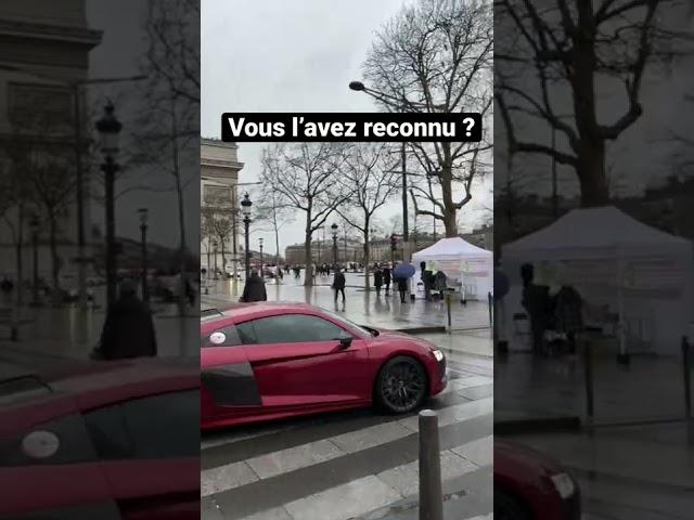 Akram en Audi R8 qui circule sur les champs