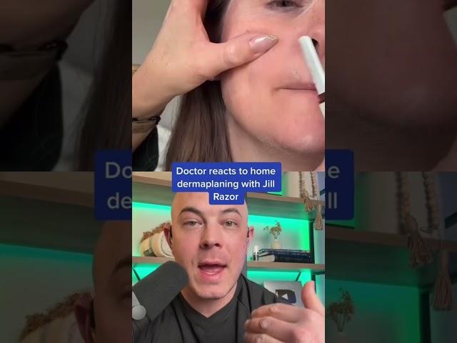 Derm reacts to SUPER satisfying dermaplaning! #dermreacts #doctorreacts #dermaplaning