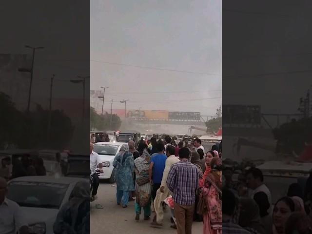 Heavy Wind Storm in Karachi #shorts #heavyrain