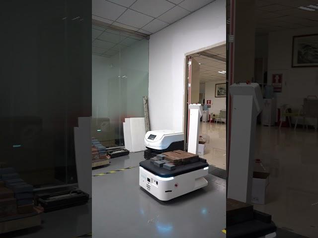 300KG fly boat AGV AMR climb slope real video #robotchassis #deliveryrobot#amr #agv #agvrobot
