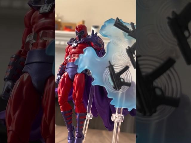 Posing MAFEX Magneto  #actionfigures #mafex #magneto #xmen #figureposing #marvel