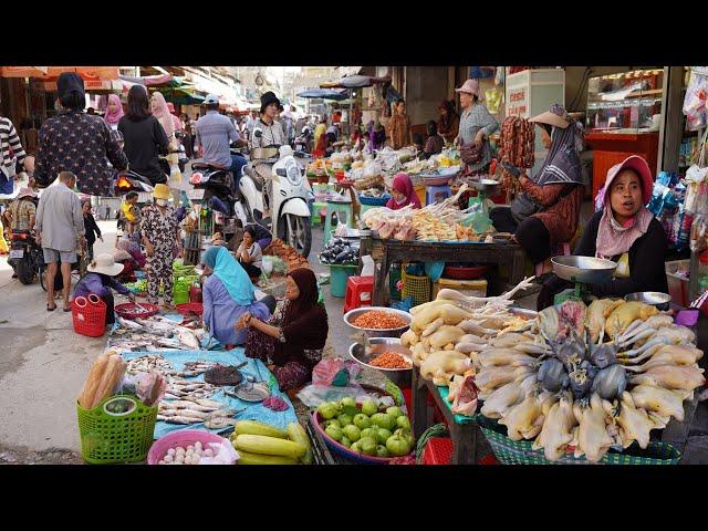 The Best Cambodian Street Market @Kilo 7 - Daily Lifestyle of Khmer Muslim Buying Food in Market