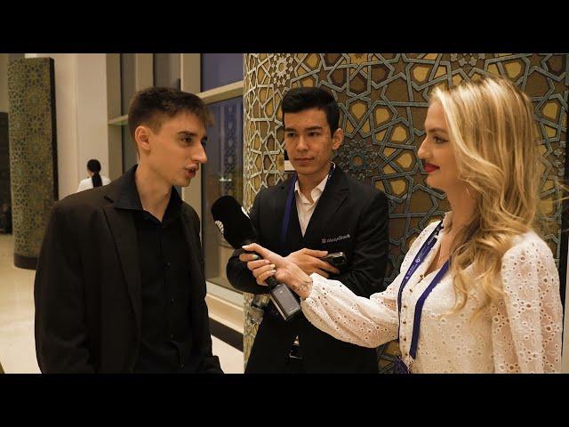 Daniil Dubov and Nodirbek Abdusattorov chat with Charlize van Zyl | FIDE World Rapid Championship