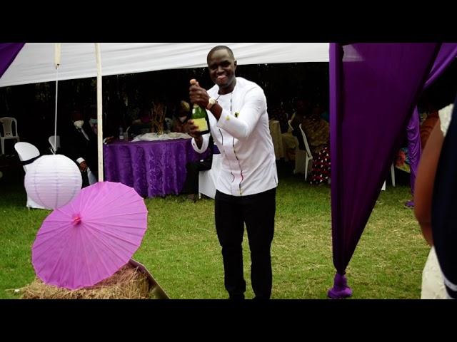 Best champagne popping during a wedding