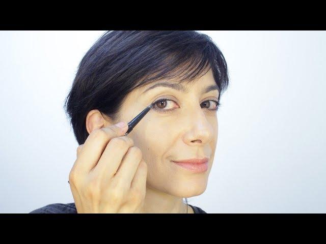 Come realizzare un make-up occhi intenso con una matita nera