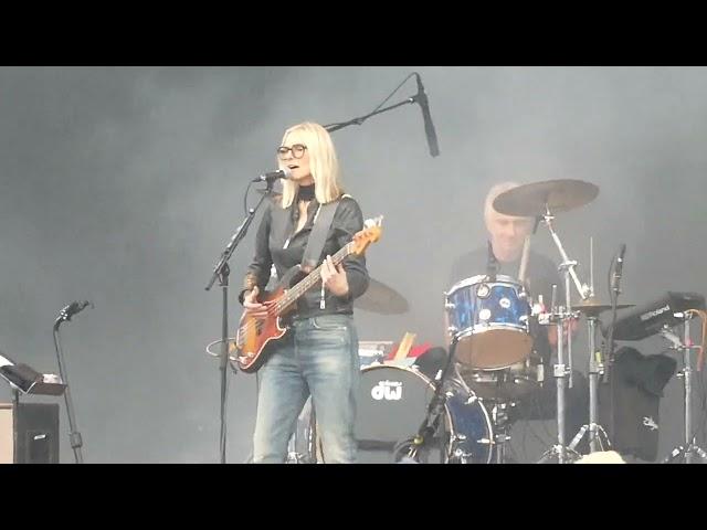 'Til Tuesday  - "Love in a Vacuum" - Cruel World Festival 2025 : Pasadena, California (May 17, 2025)