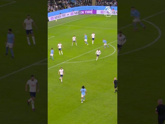 The touch, dribble, and finish from Mahrez 