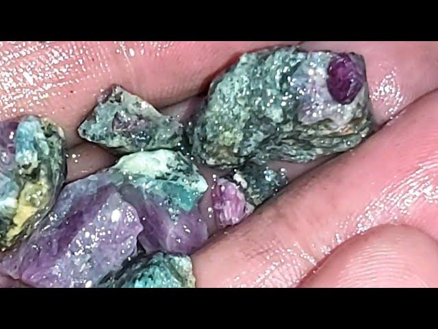 I got top quality ruby ​​when I broke rough corundum | Pak Gems Info