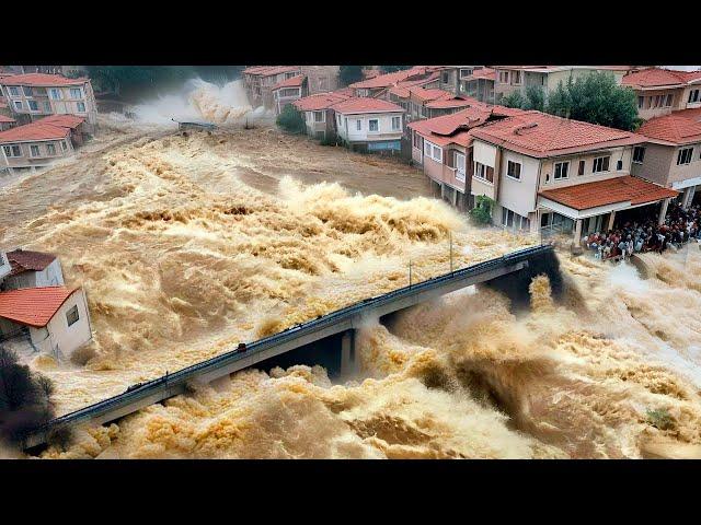 Italy a few minutes ago! River fragility and major flooding in Emilia Romagna