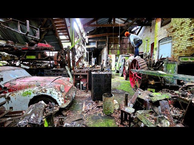 Exploring An ABANDONED Fossil Collectors House With HIDDEN CARS Left For 40 Years - Abandoned Places