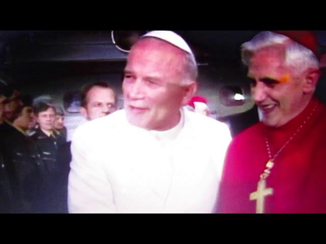 Papst Johannes Paul II. und Joseph Ratzinger (Papst Benedikt XVI.) in Altötting sprechen Deutsch