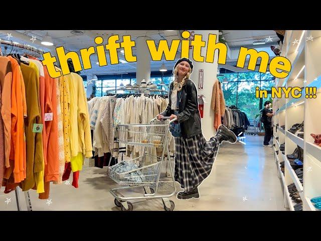 come thrift with me in NEW YORK CITY AHH!! thrifting vintage y2k/90s (I'm shocked by these FINDS)