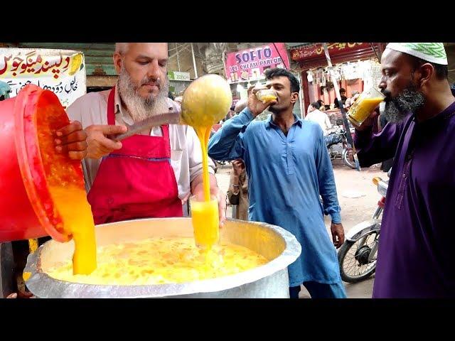 MANGO JUICE | Ice Mango Milk Shake Street Drink Of Karachi Pakistan | Summer Special Drink