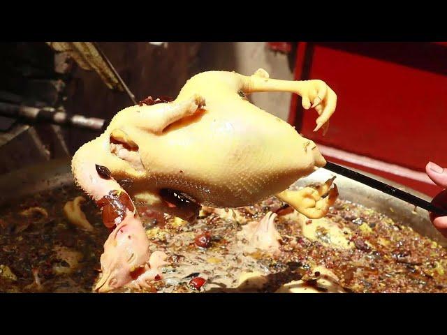 This chicken has a unique taste Kaifeng Night Market has been around for more than 40 years!