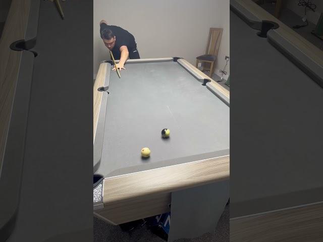 Free kickshot to middle. #billiard #professional #skills #tips #kickshot #safety #clever