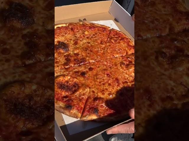Dave Portnoy Discovers "Thinny Thin" Pizza