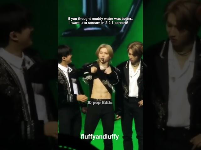 Felix showing his abs to gain more screams for muddy water unit #straykids #skz #felix #stay