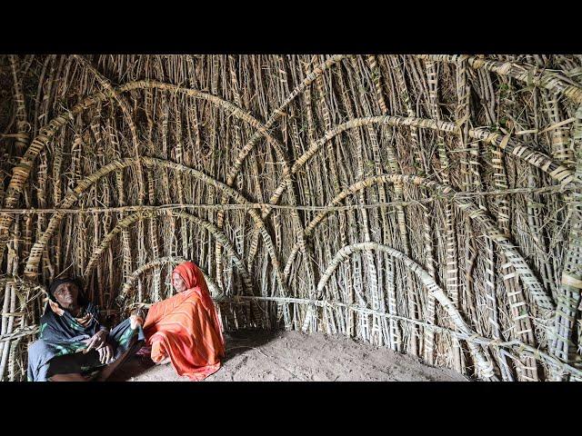 House of a Thousand Knots - the Bentwood Architecture of the Orma Women Builders.