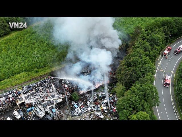 VN24 - Major fire at car recycling plant in Unna - high rack collapses