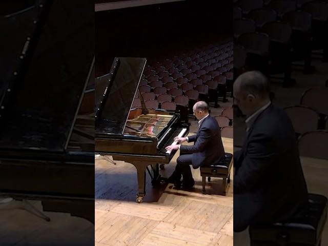 Time to revisit Chopin’s Piano études. Do you have a favourite Chopin piece? #piano #music #video