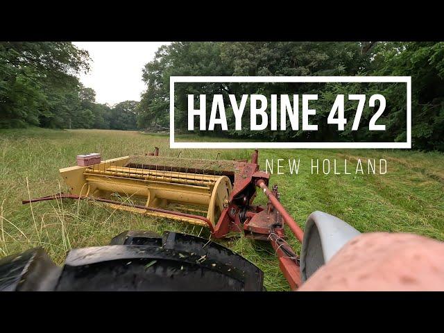 New Holland 472 Haybine Cutting Hay