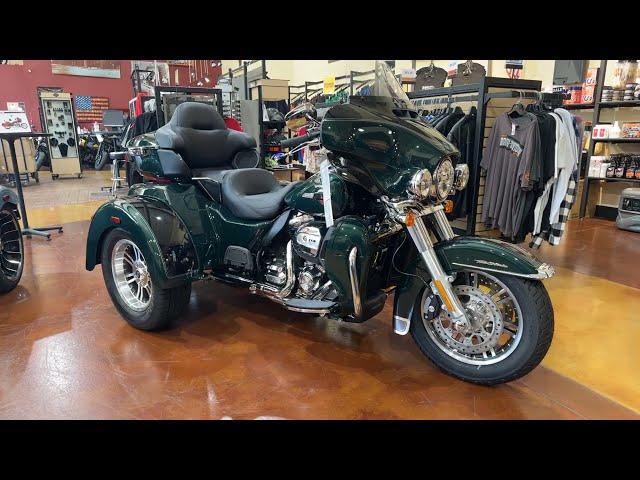 2024 Harley-Davidson® FLHTCUTG - Tri Glide® Ultra Walkaround