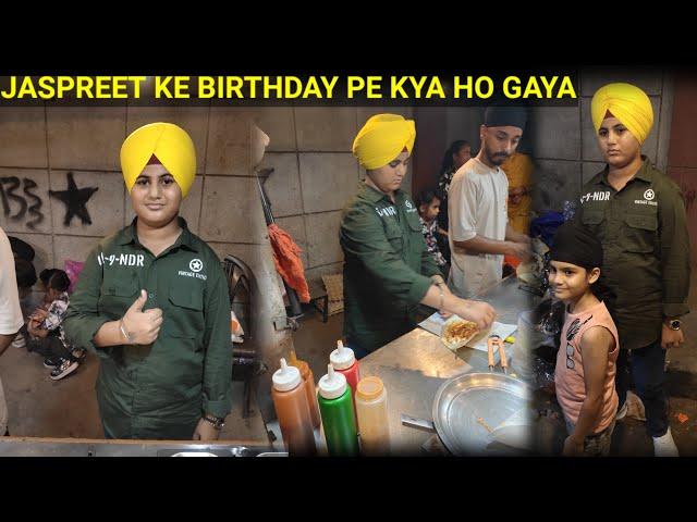 Jaspreet Singh Tilak Nagar | Jaspreet Ne Happy Birthday Manaya | Jaspreet Egg Rolls