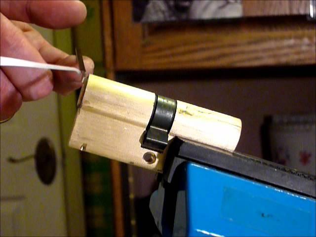 Single Pin Picking ERA 6 Pin Euro Cyinder Lock  Tutorial On BINDING PINS  www.uklocksport.co.uk