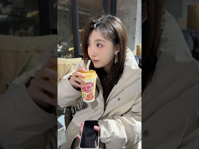 The shy girl has the bightiest smile #cdrama #drama