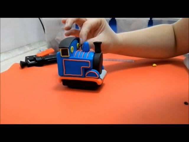 How to make a Thomas The Tank Engine topper - tutorial