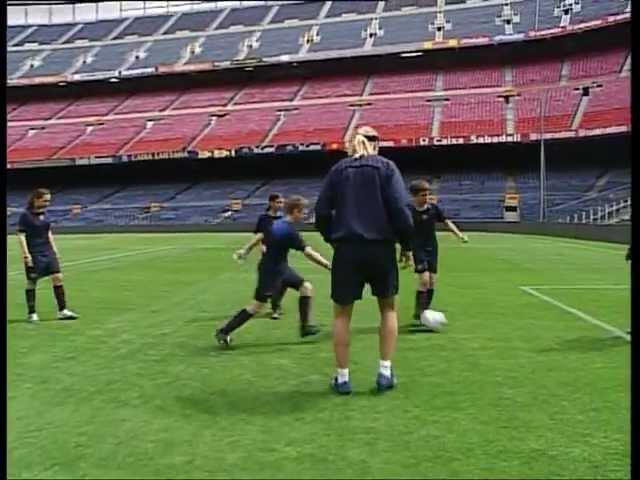 FC BARCELONA - GIULY & MAXI LOPEZ SOCCER LESSONS (3/4)