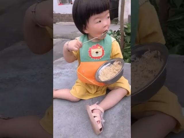 果然是干饭人#自主进食的宝宝最可爱#萌宝小吃货#人类幼崽|宝宝搞笑视频|萌娃搞笑瞬间|萌娃|记录宝宝成长|亲子时光#shorts