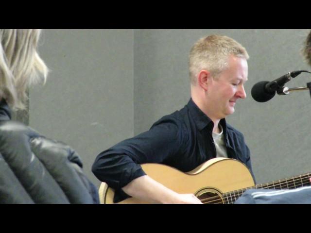 Fingerstyle Guitar - Stuart Ryan - Dreamrunner (Live)