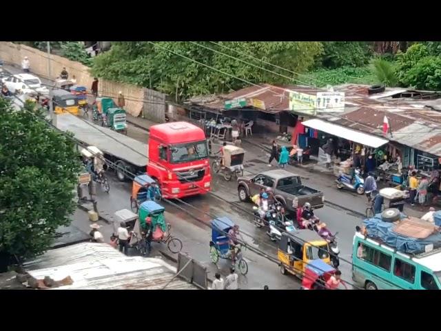 Madagascar, busy street of Toamasina [HD]