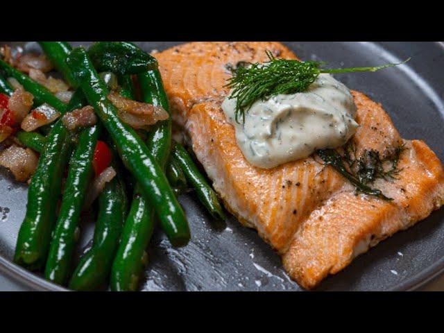 Baked Salmon With Dill Sauce and Green Beans