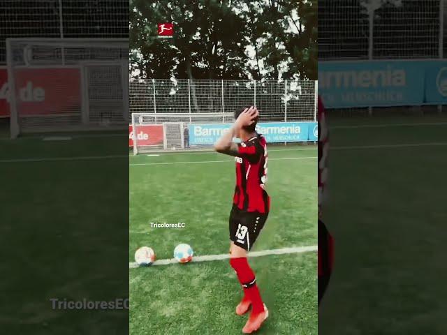  Piero Hincapié demuestra su PUNTERÍA en ENTRENAMIENTOS con BAYER LEVERKUSEN jugador Ecuatoriano