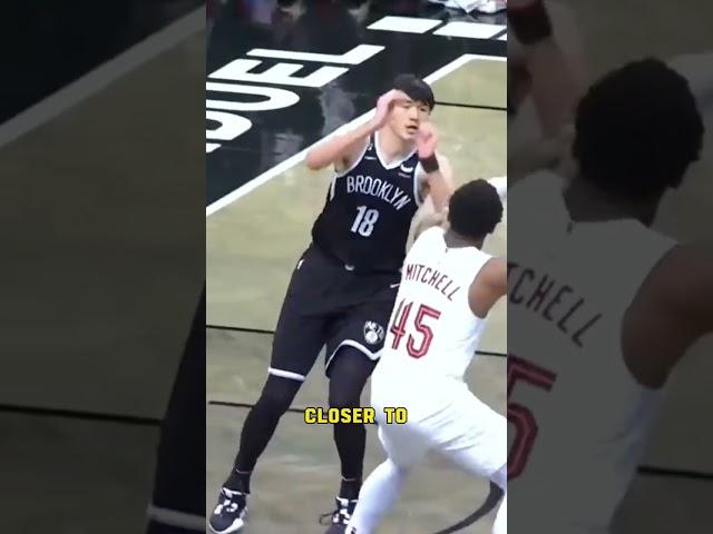 Donovan Mitchell face to face dunk over Yuta Watanabe