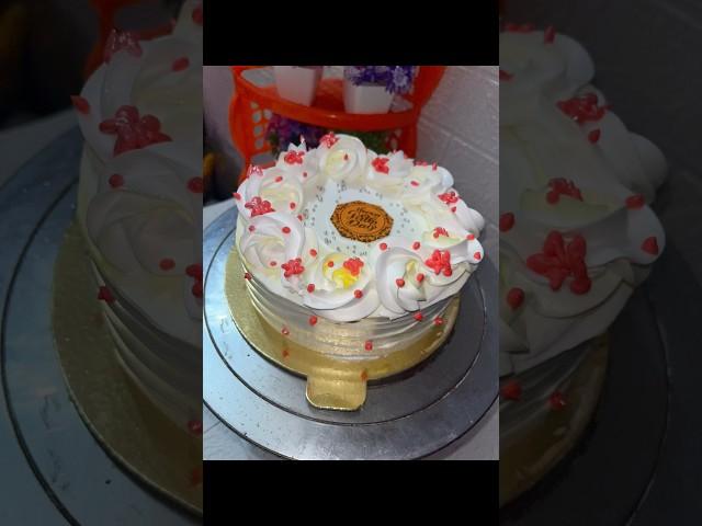 Jitna dhikhne me khubsurat, bnane me bhi utna hi aasan cake design #cake #youtube #shorts #easycake