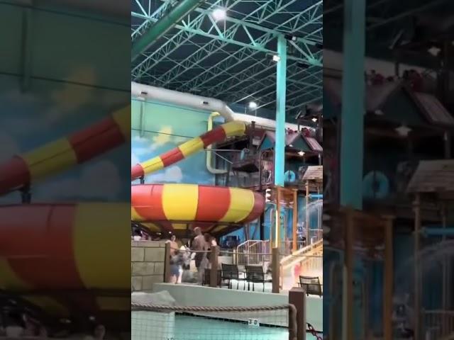 Great Wolf Lodge Gurnee #greatwolflodge #greatwolflodgegurnee #waterparkvlog #familyresorts